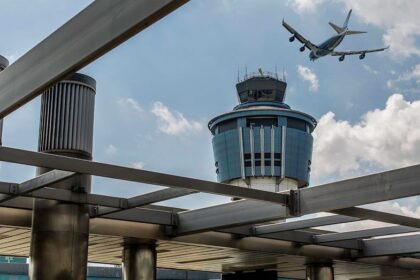 Air Canada jet hits vehicle, forcing New York's LaGuardia airport to close