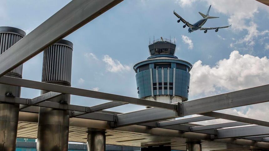 Air Canada jet hits vehicle, forcing New York's LaGuardia airport to close