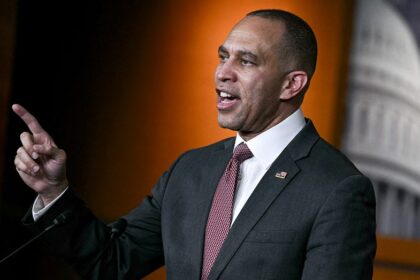 Democrats vow political reckoning if they win midterms as campaign season heats up