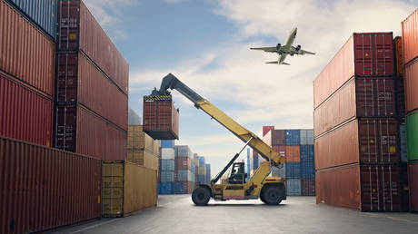EU sets new record in trade surplus with Russia  Eurostat