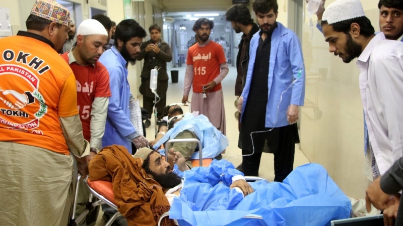 Eyewitnesses give harrowing account of Pakistan train attack