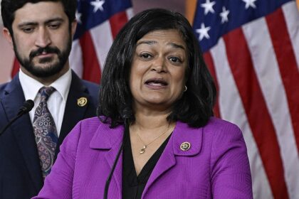 Jayapal doubles down on anti-ICE terror claims as DHS shutdown triggers historic travel chaos