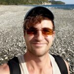 Man pulls off extreme 8-hour trip to another country, flies home same day