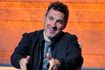 Mark Normand says late night is 'dying' â how the stand-up comic keeps up in a changing comedy scene