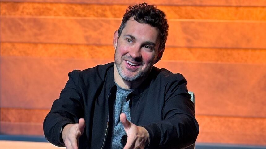 Mark Normand says late night is 'dying' â how the stand-up comic keeps up in a changing comedy scene
