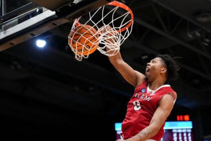 Miami (Ohio) gets help from raucous crowd on way to first March Madness win in 27 years