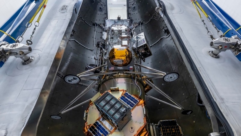 Private company's craft rockets toward moon in latest rush of lunar landing attempts