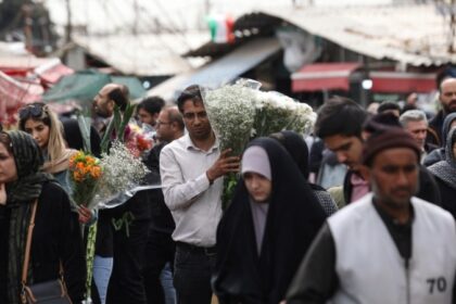 VOA Persian: Nowruz markets in 'hibernation' mode