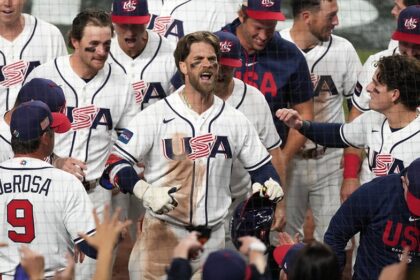 Yankees broadcaster takes issue with 'wrapping sports in the flag and preaching patriotism'