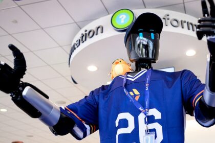 AI robot now helps travelers at San JosÃ© airport
