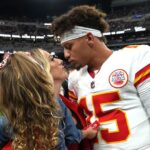 Brittany Mahomes goes cowgirl while dragging Patrick Mahomes out to Stagecoach