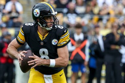 Ex-Steelers coach Mike Tomlin makes bold prediction about Aaron Rodgers' NFL future