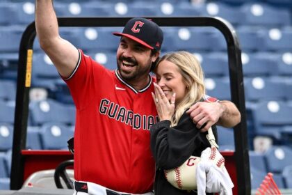 Guardians catcher Austin Hedges pops question to girlfriend on field in heartwarming proposal after win