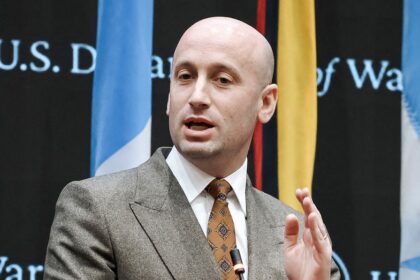 Conservatives erupt after DNC lashes out at top White House official with vulgar personal attack