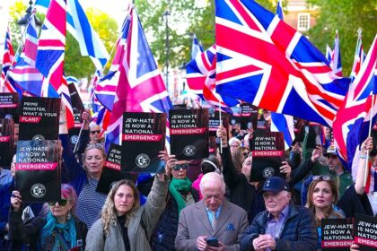 From London synagogues to New York preschools â antisemitic attacks escalating on both sides of the Atlantic