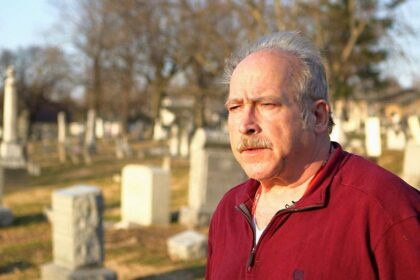 Man found naked behind Burger King with amnesia may have concealed mysterious past for decades