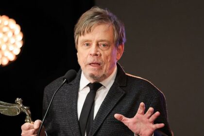 Mark Hamill posts photo depicting dead Trump just days after assassination attempt