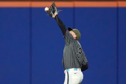 Mets survive Carson Benge's brutal error against Yankees in Subway Series