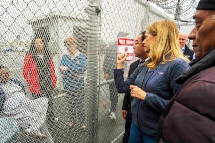 Blue state governor roasted as arsonist putting out her own fire as she blames outside agitators at 'siege'
