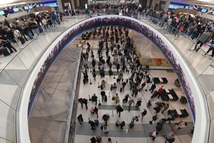Passenger allegedly boards flight with fake boarding pass, forcing plane back to gate