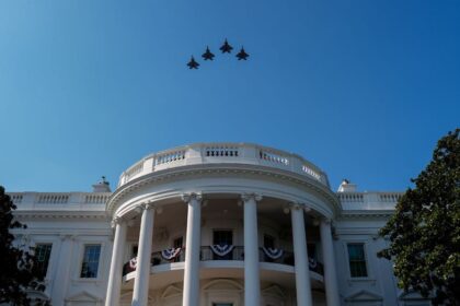Fourth of July app guides spectators through nine-hour air show from NASA jets to B-1 bombers