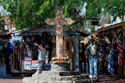 LA merchants fight to save 97-year-old cross as lawyer warns of nationwide stakes