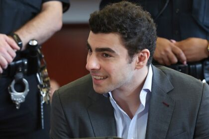 Luigi Mangione's livestream stunt aims to get influencers to 'pressure' jurors: former prosecutor