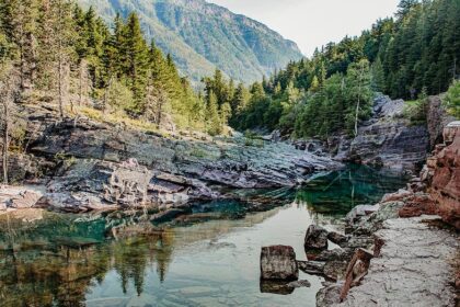 Man plunges 120 feet into creek while taking photo at famous national park